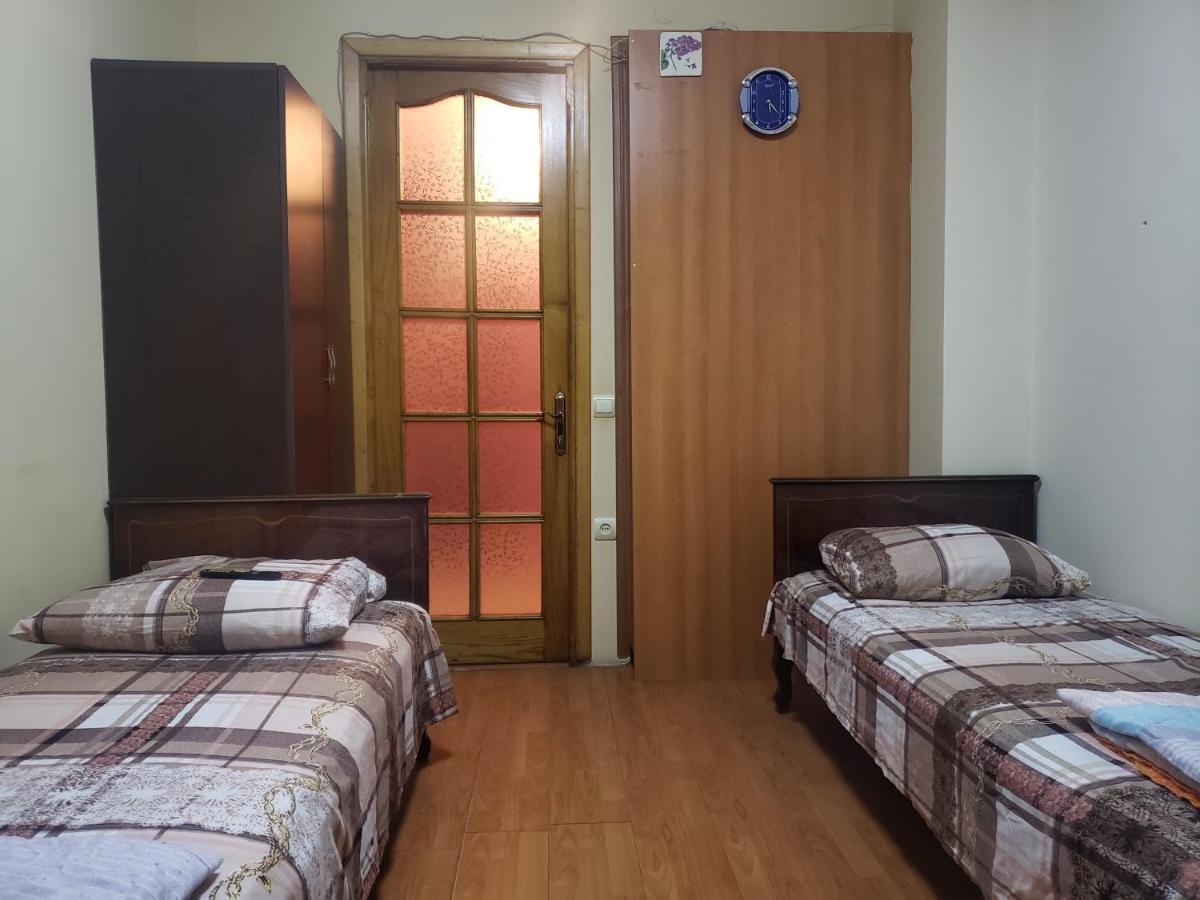 Intercity Hostel Batumi Bagian luar foto