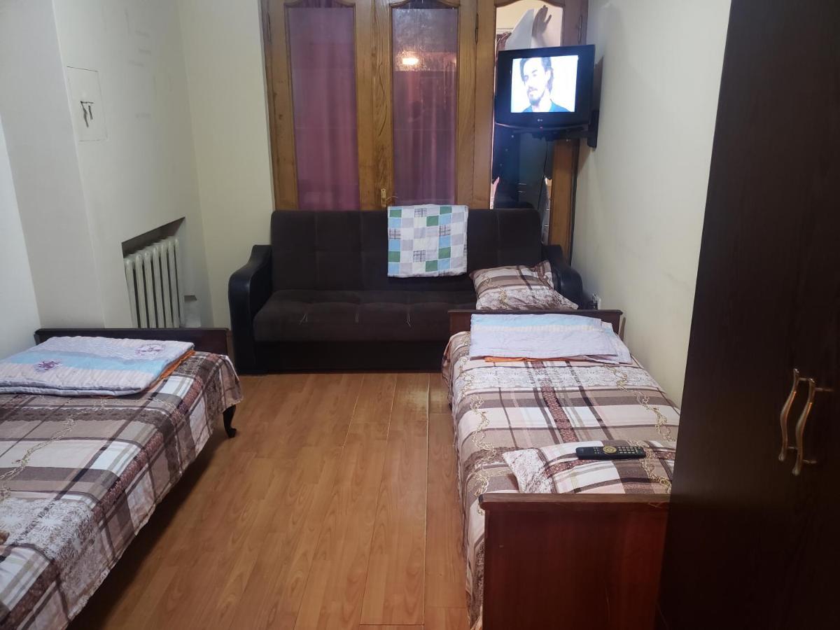 Intercity Hostel Batumi Bagian luar foto