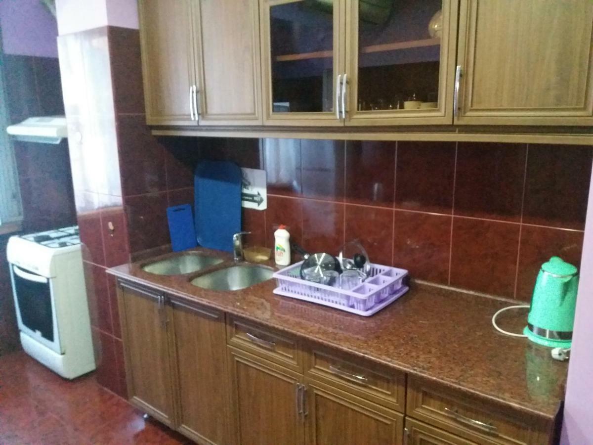 Intercity Hostel Batumi Bagian luar foto