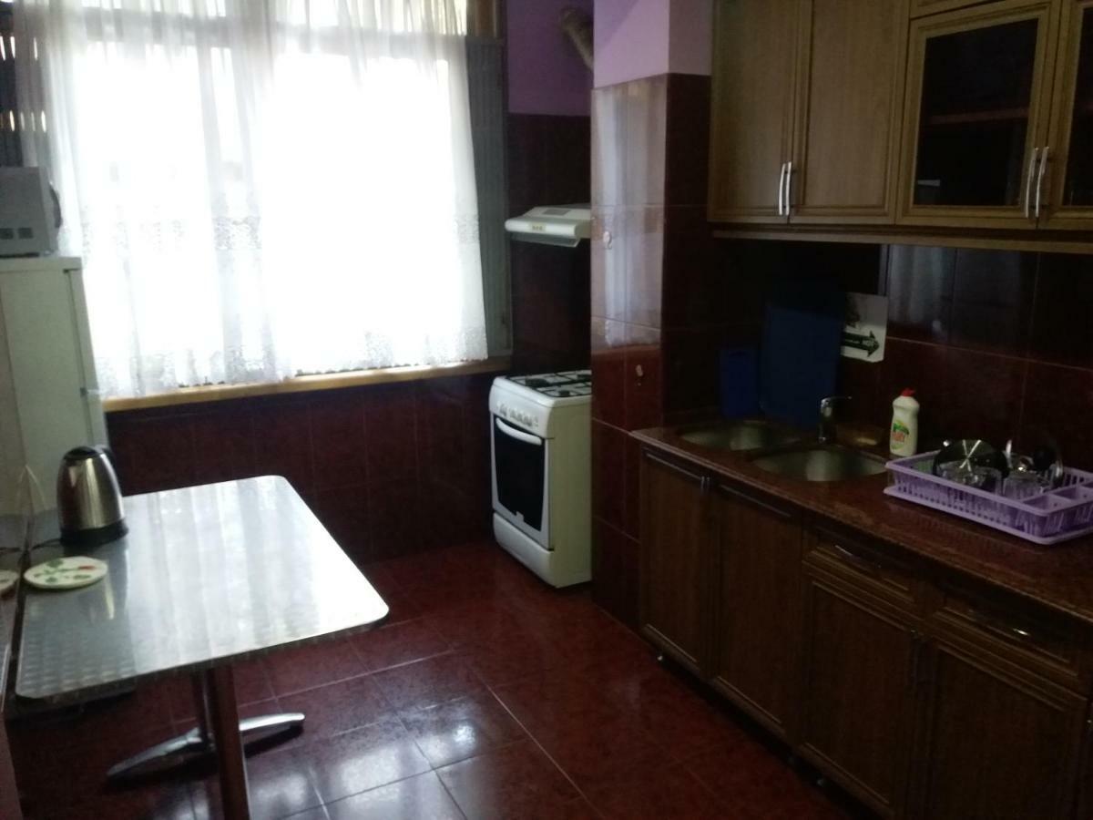 Intercity Hostel Batumi Bagian luar foto
